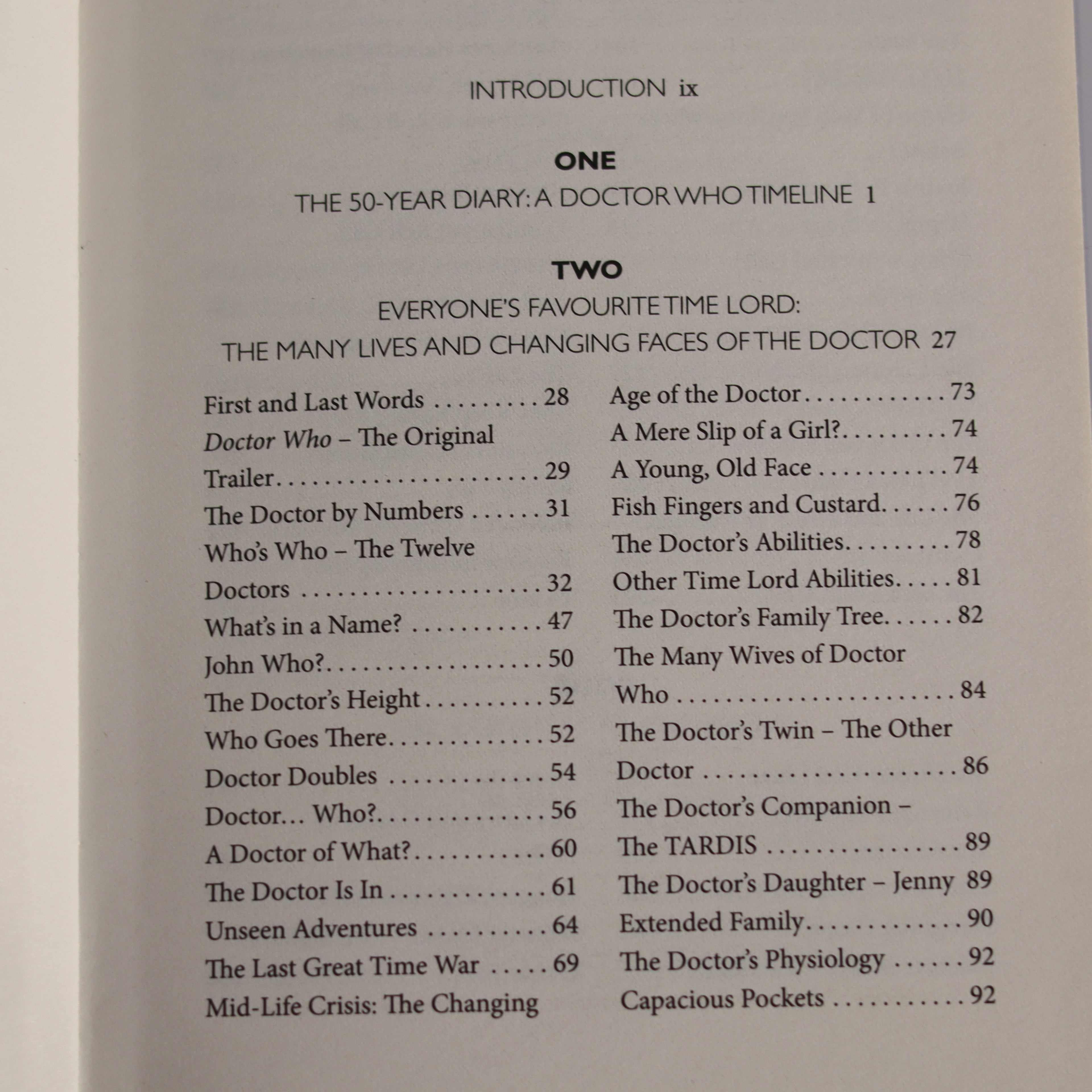 Table of contents page from a book or document with text and chapter numbers.