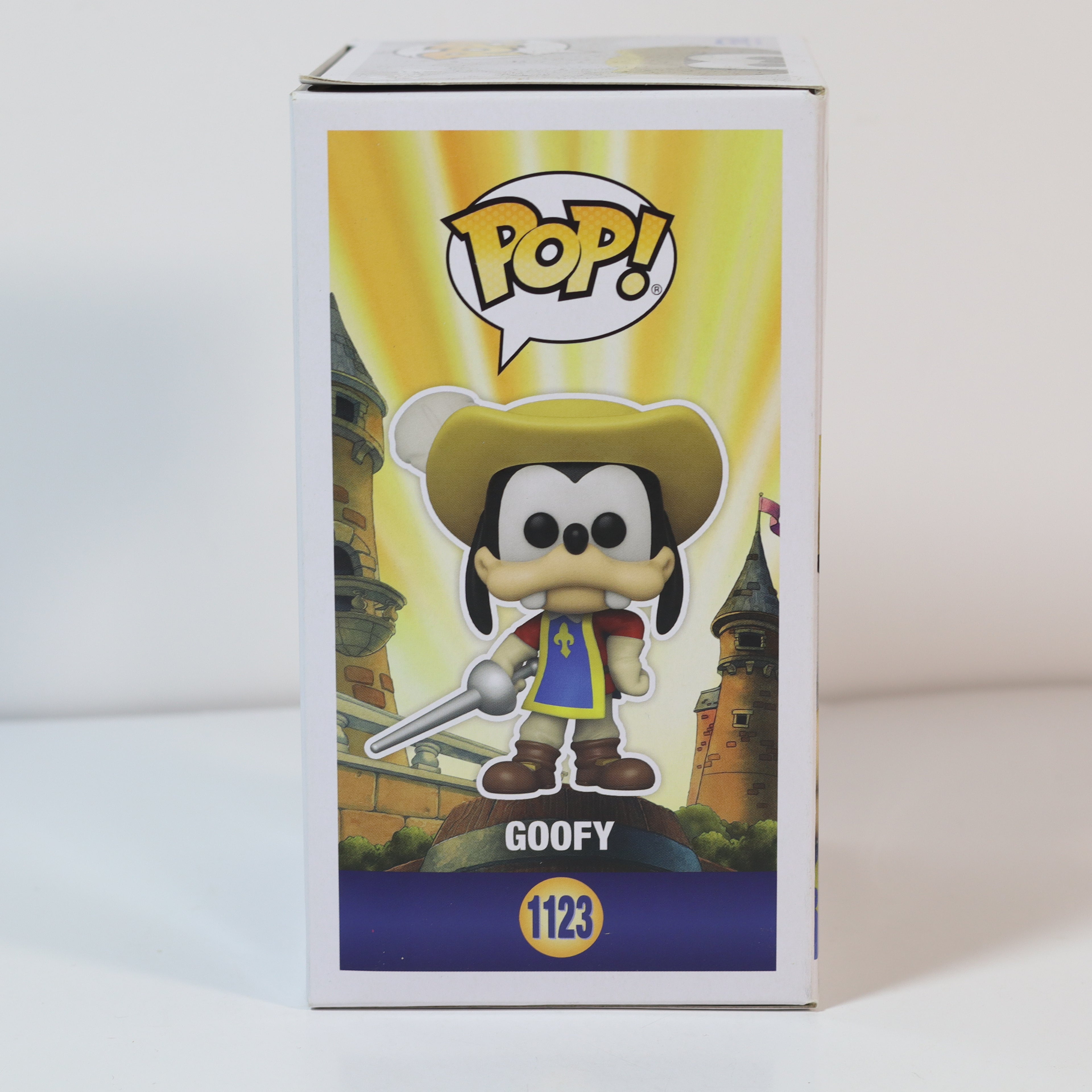 Pop! Vinyl figure packaging with Goofy on a yellow and blue background